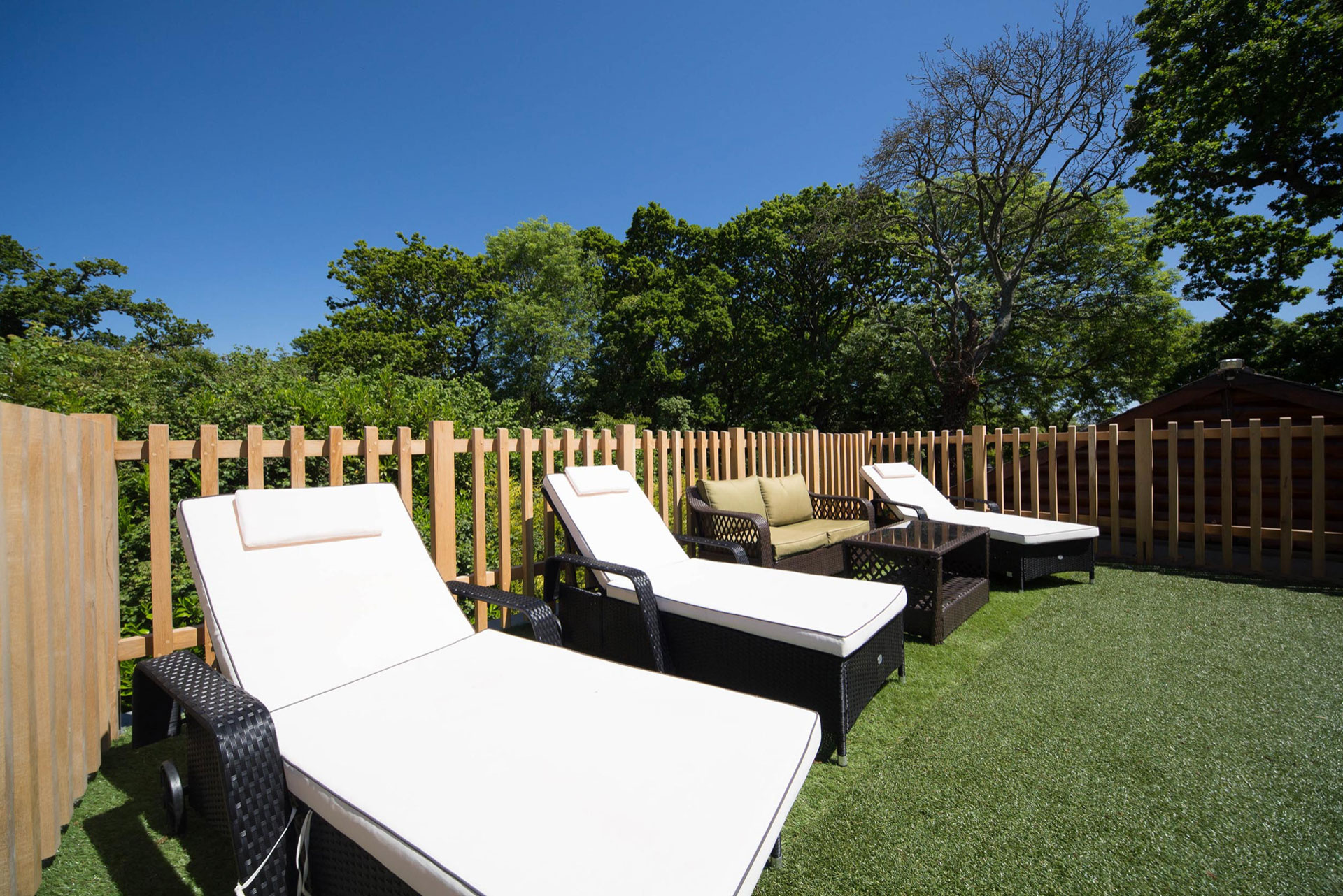 Ash-Log-Cabin-sun-deck Ash Log cabin sun deck - Herstons